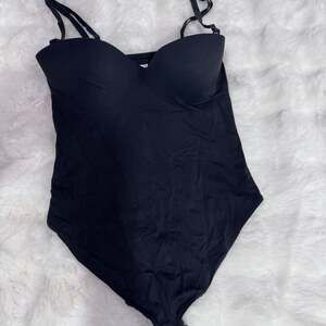 SOLD- *****SKIMS Body Molded Underwire Thong Bodysuit Onyx